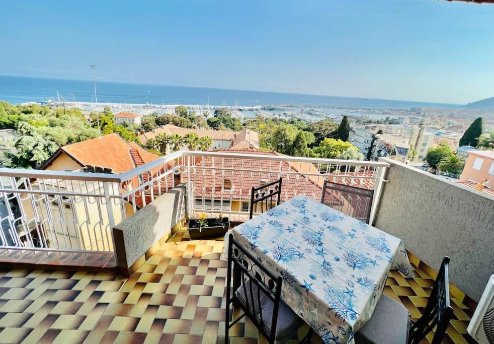 Special Home Vista Mare E Parcheggio Privato سانريمو المظهر الخارجي الصورة