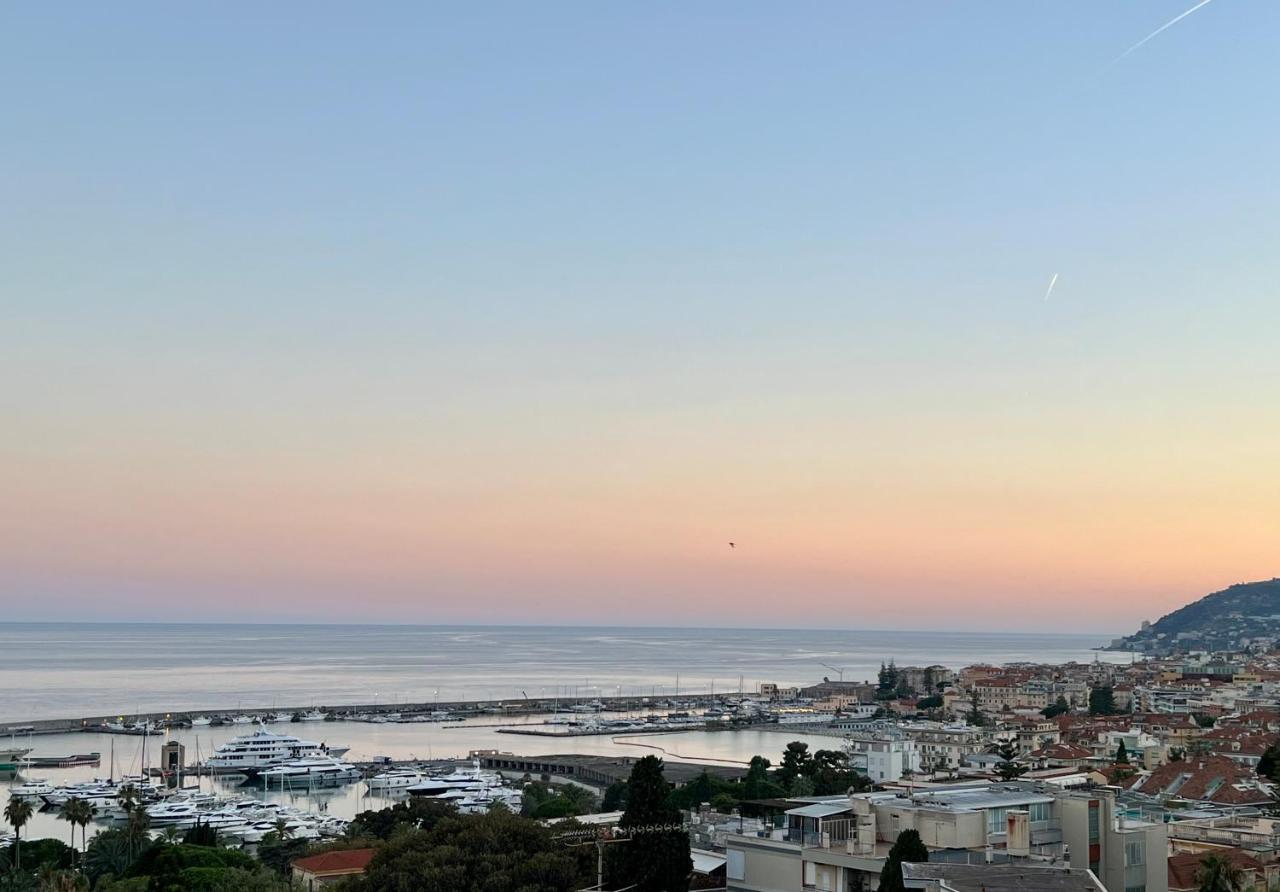 Special Home Vista Mare E Parcheggio Privato سانريمو المظهر الخارجي الصورة