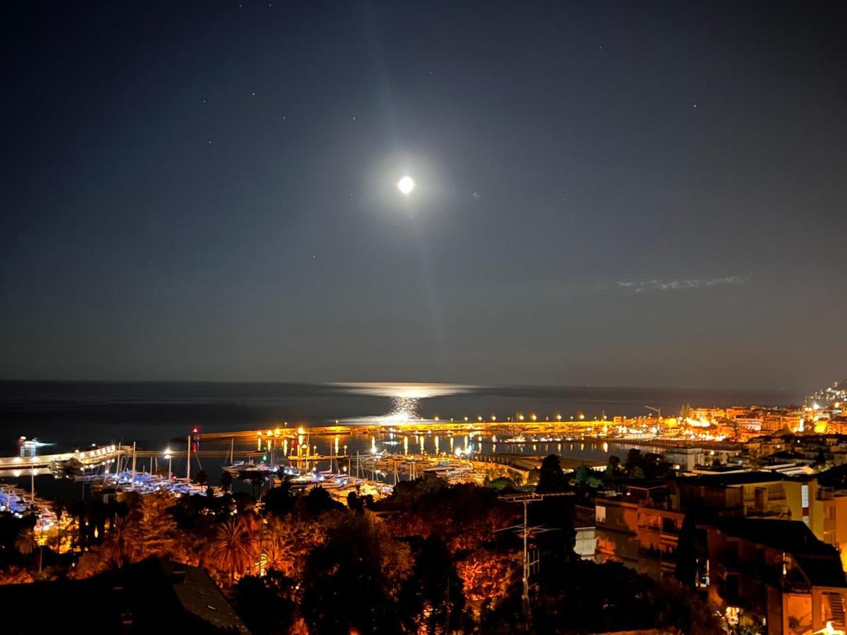 Special Home Vista Mare E Parcheggio Privato سانريمو المظهر الخارجي الصورة